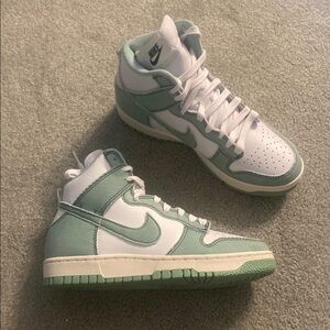 NEVER WORN Nike Green and White High-Top Sneakers